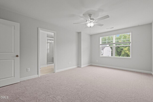 Building Photo - 45 Village Edge Dr