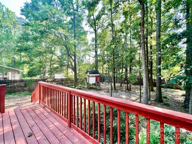 Building Photo - 2333 Heathershire Ln