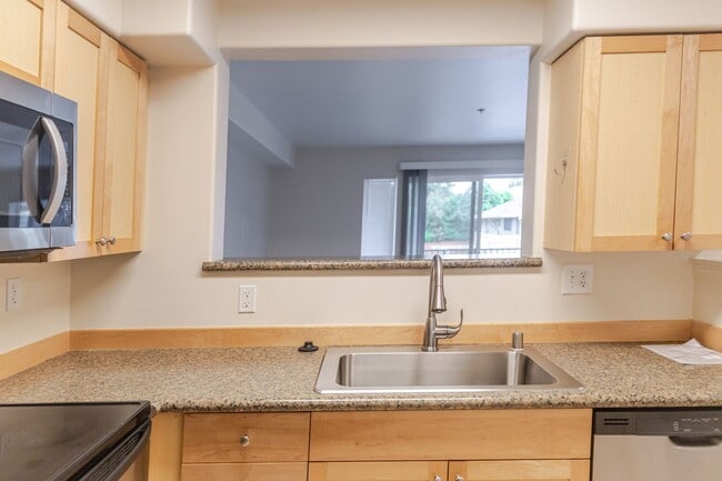 Interior Photo - RM Rosemont Apartments