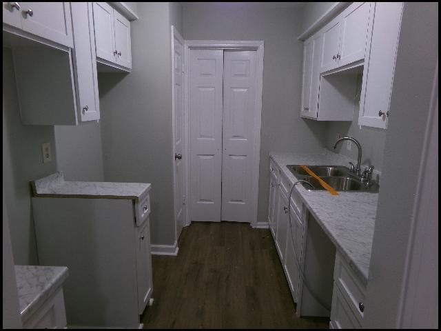 Building Photo - 1813 Sanford Dr