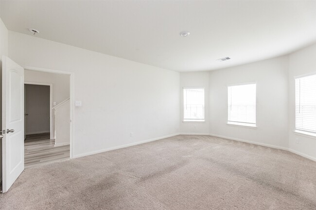 Building Photo - 541 Amberwood Pk Dr