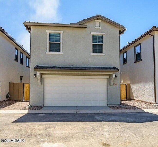 Building Photo - 3 Bedroom 2.5 Bathroom North Creek Home in Queen Creek