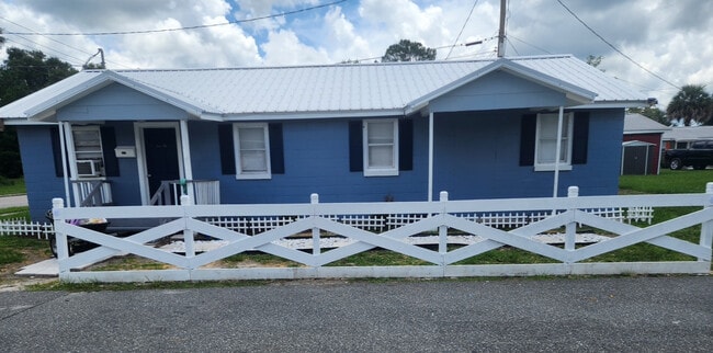 Primary Photo - 278 NE Trinity Pl