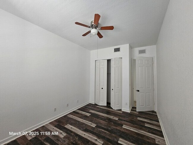 Building Photo - Discover the perfect blend of comfort and ...