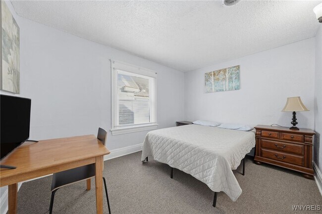 Building Photo - 214 58th St