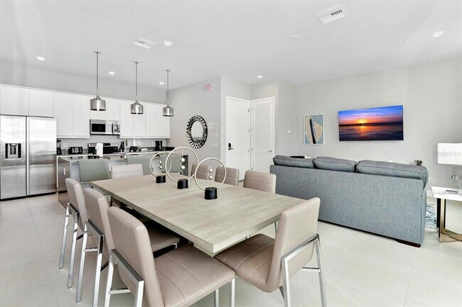 Building Photo - 7770 Sandy Ridge Dr