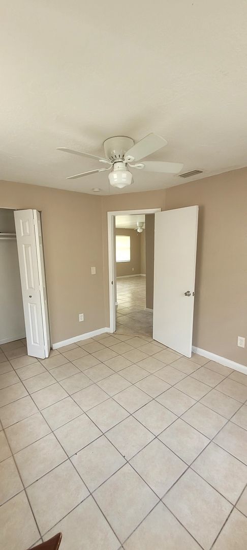 Building Photo - Allancar 164