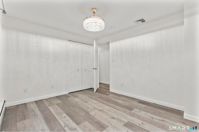 Building Photo - 125 Birchwood Dr