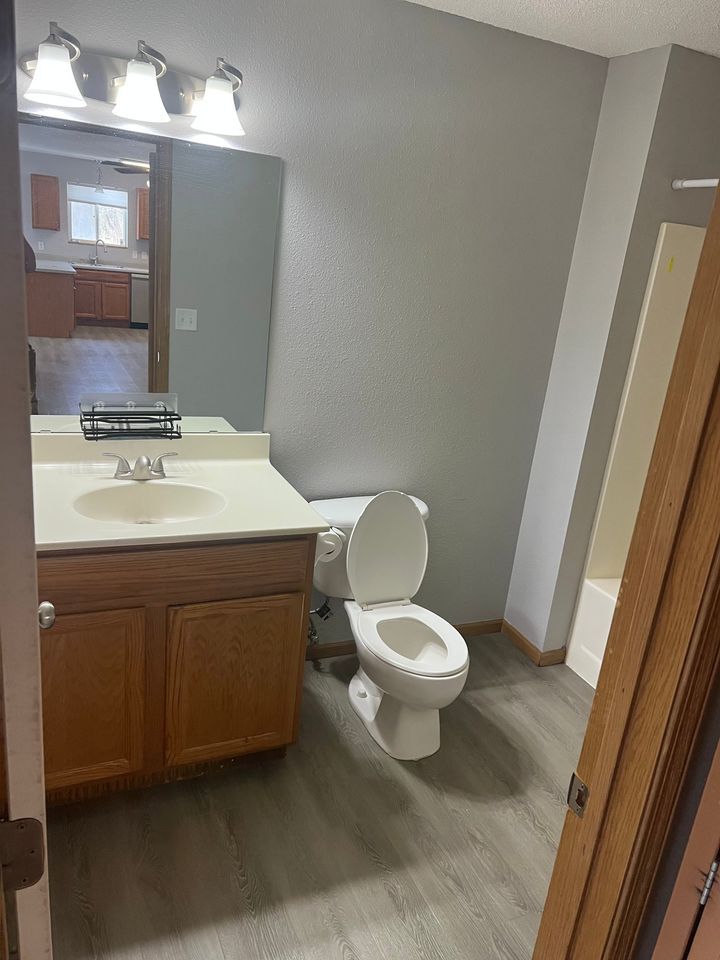 Building Photo - 431 Central AVE W