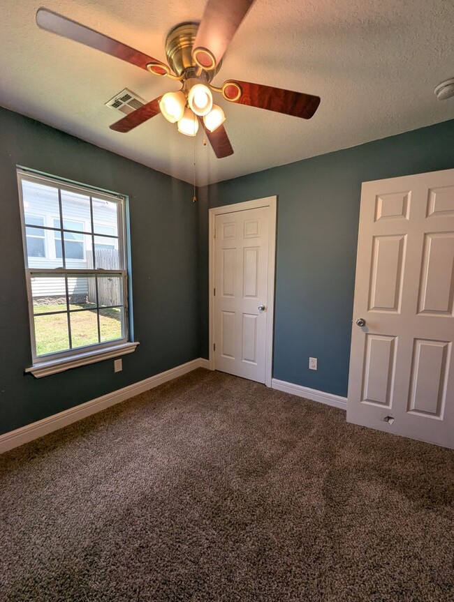 Building Photo - FOR RENT – Gorgeous 3 Bed, 2 Bath Home in ...