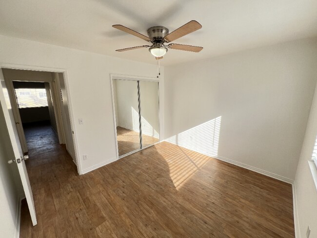 Building Photo - 14650 Saticoy St