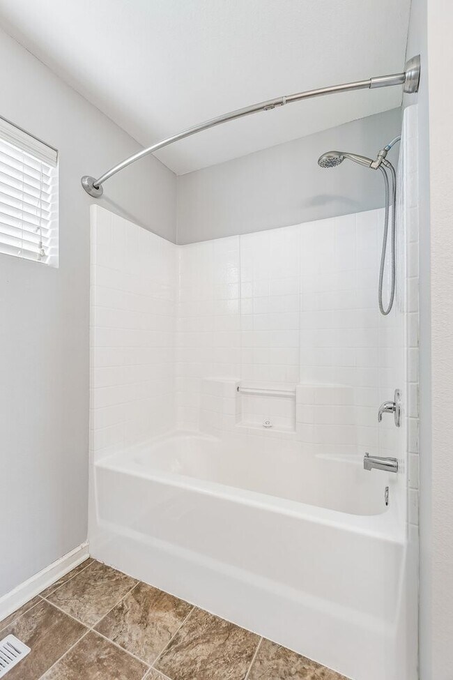 Building Photo - 15915 Filmore Cir