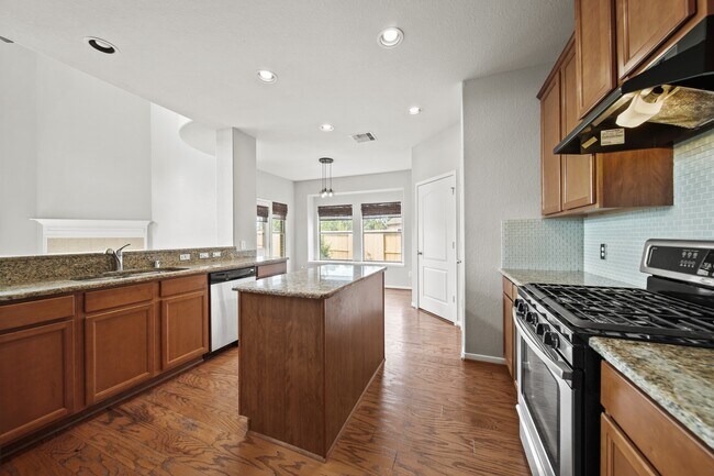 Building Photo - 25959 Ravenside Dr
