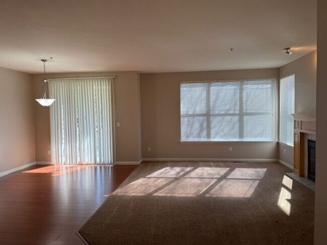 Building Photo - 910 Medical Center Dr