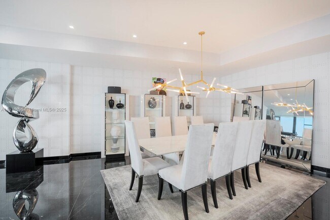 Building Photo - 18555 Collins Ave