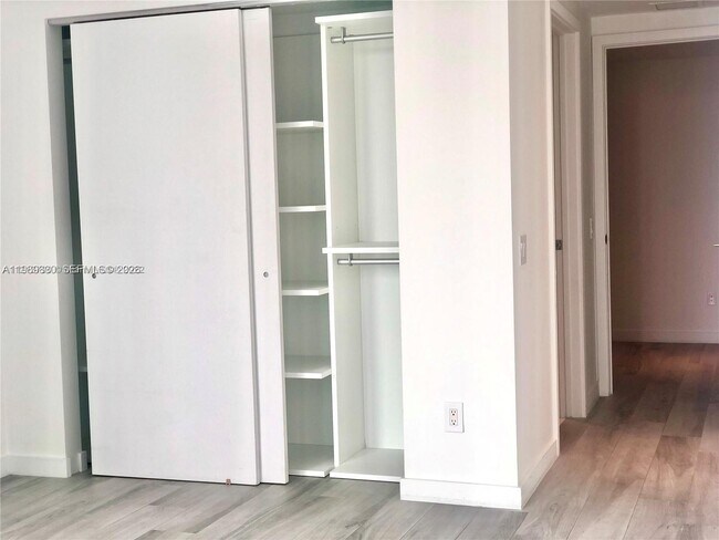 Building Photo - 3131 NE 7th Ave