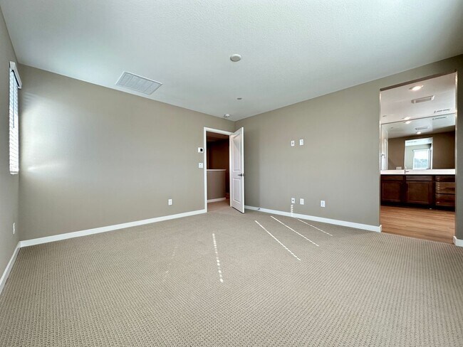 Building Photo - Inspirada Town Center