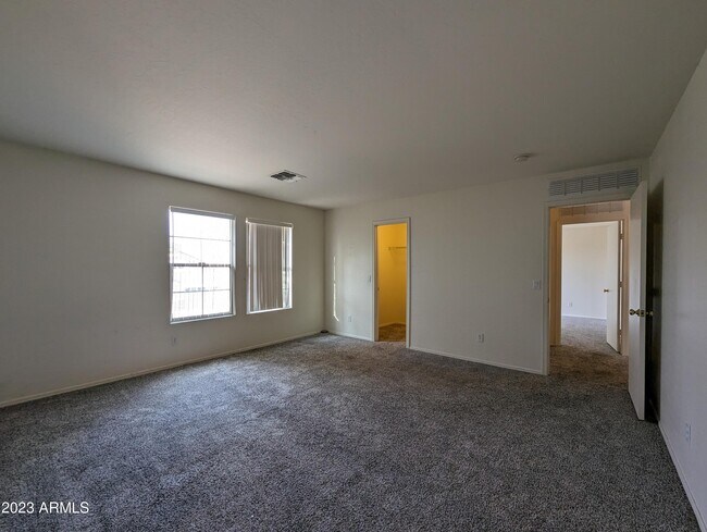 Building Photo - 3215 W St Anne Ave
