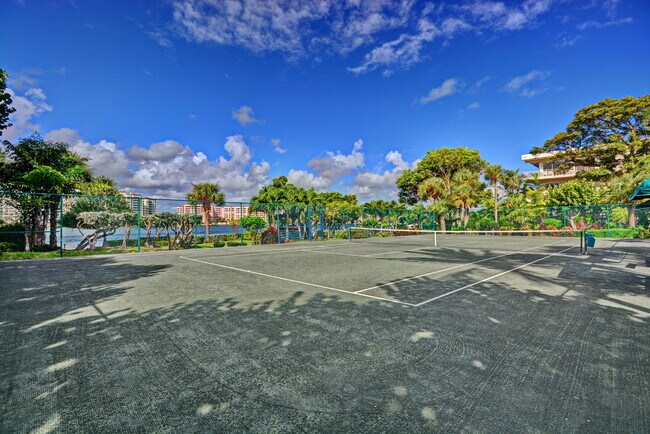 Building Photo - 550 S Ocean Blvd