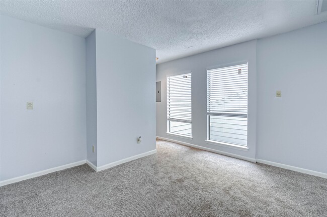 Building Photo - 395 Rancho Bauer Dr