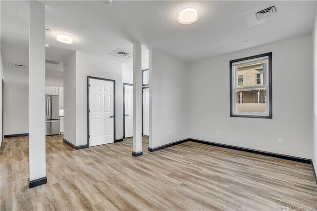 Building Photo - 77 Whiting St
