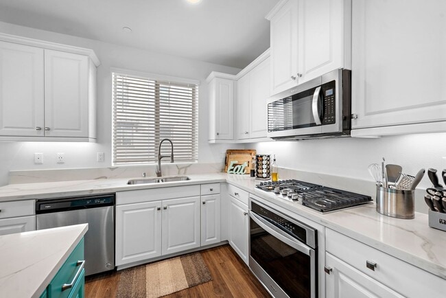 Building Photo - 2325 Verano Wy.