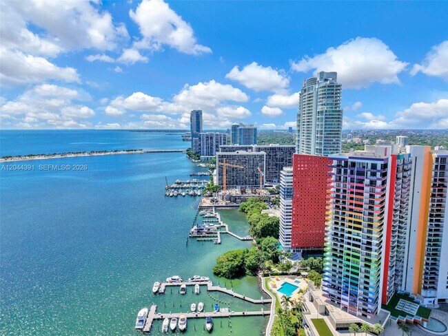Building Photo - 1627 Brickell Ave