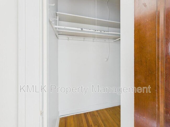 Building Photo - 1346 Kenilworth Ave