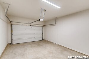 Building Photo - 10334 Lynwood Branch