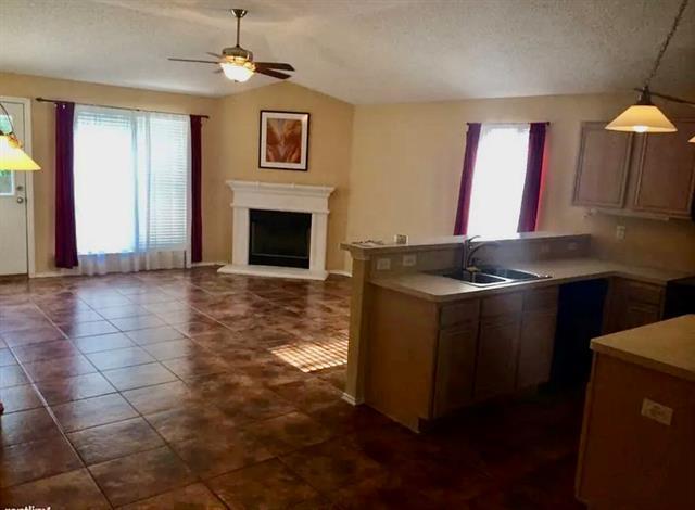 Building Photo - 10216 Tustin Terrace