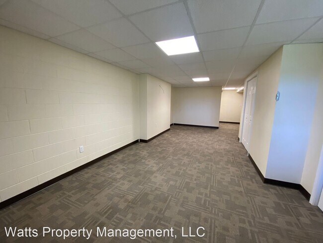 Building Photo - 2 br, 1.5 bath House - 901-1 Red Hill Rd