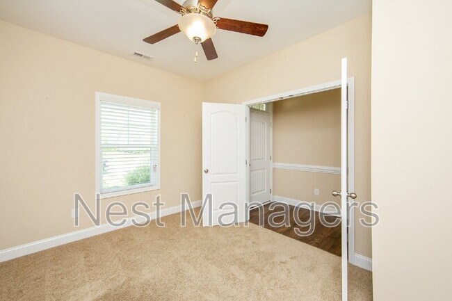 Building Photo - 620 Stonebriar Ave