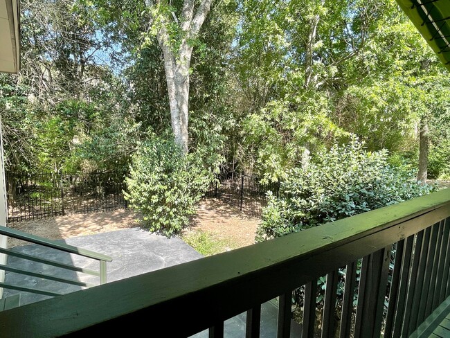 Building Photo - 104 Bermuda Dr