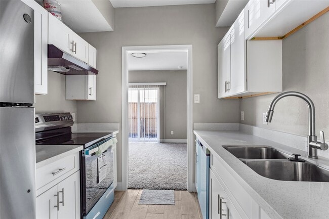 Building Photo - 9707 Richmond Ave.