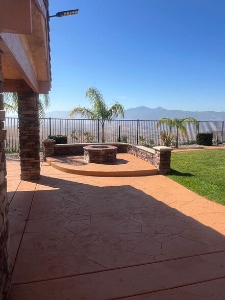 Building Photo - 16969 Old Lake Rd