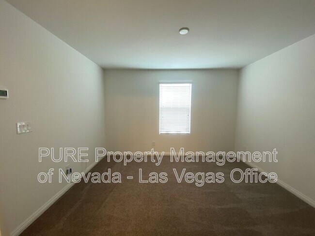 Building Photo - 4645 Pencester St