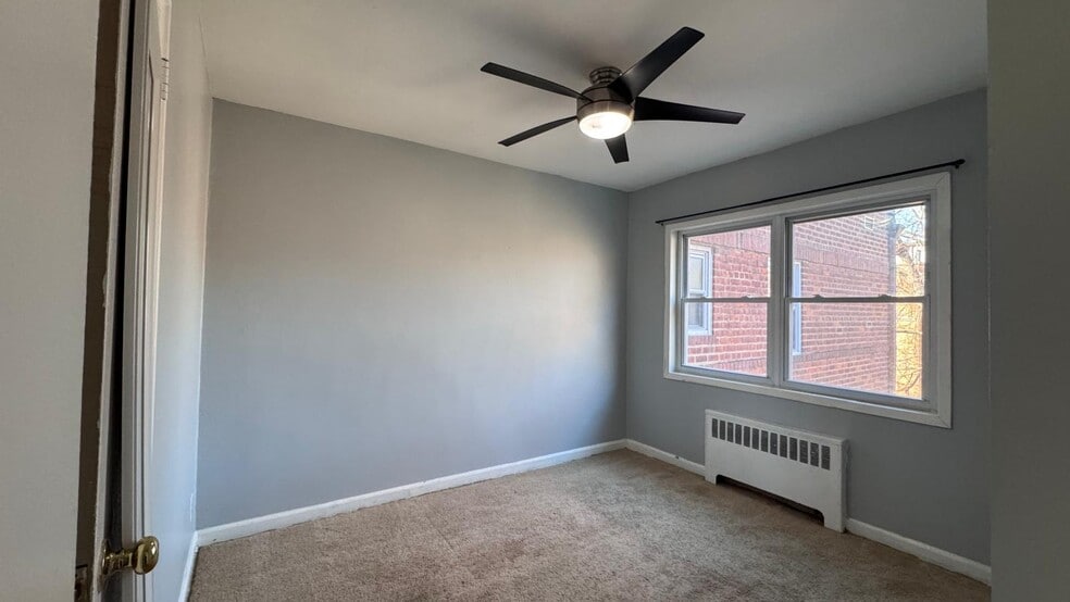 Building Photo - 330 S Broadway