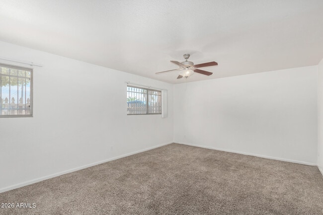 Building Photo - 3418 S Oak St