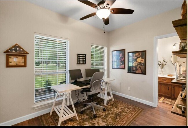 Building Photo - 415 Lago Trace Dr