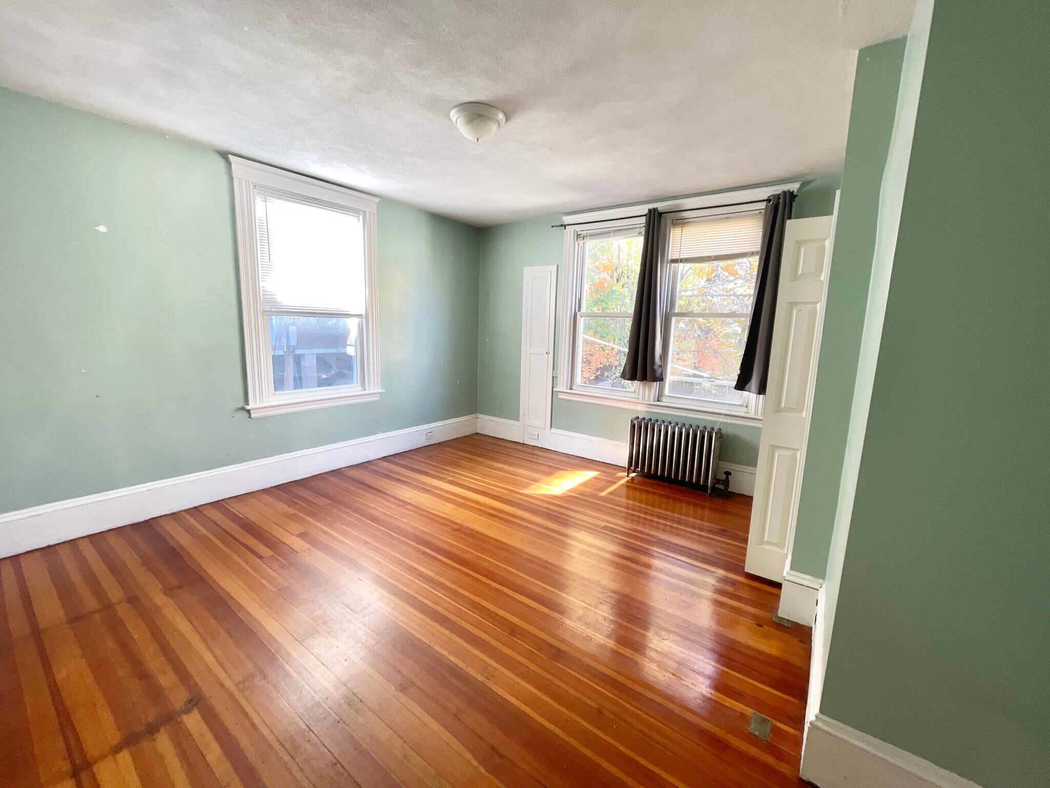 Building Photo - 148 Strathmore Rd