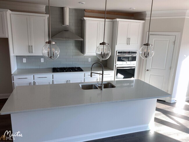 Building Photo - 1395 Live Oak Lane