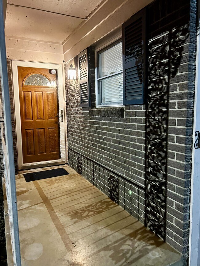 Building Photo - 7204 Marguerite Ln