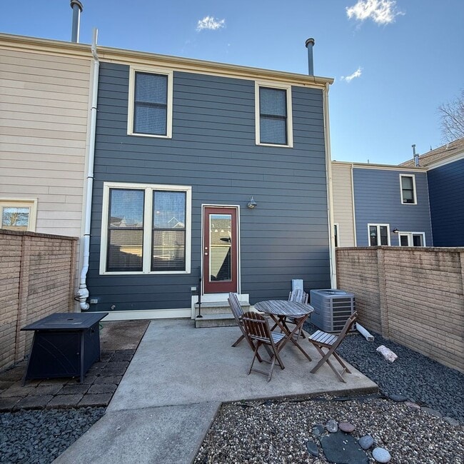 Building Photo - 3306 Domain St