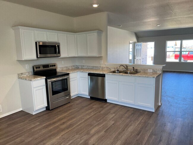 Building Photo - Now Leasing-Beautiful Brand New Homes-Carl...