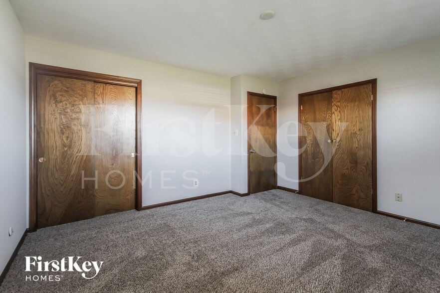 Building Photo - 242 Hargeo Dr