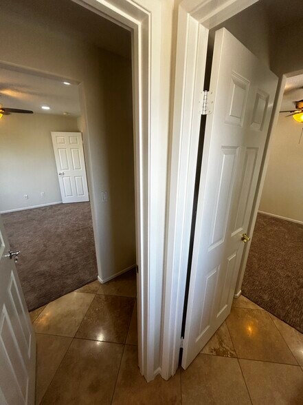 Building Photo - 2544 Fresh Waters Ct