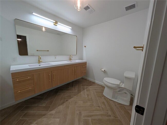 Building Photo - 4008 Rock Mill Dr