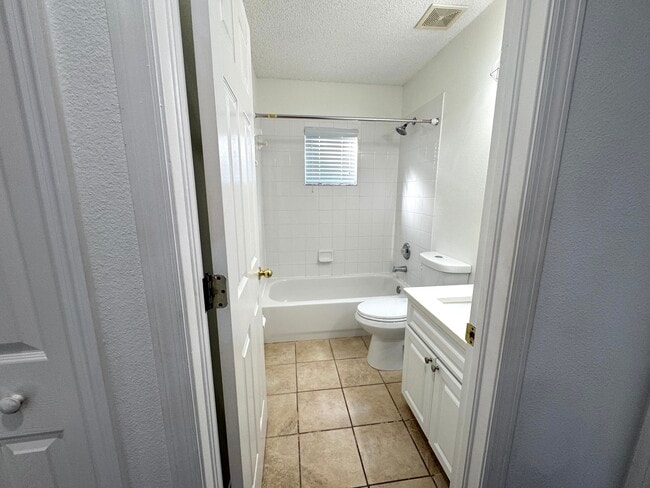 Building Photo - 7237 Bellingham Oaks Blvd