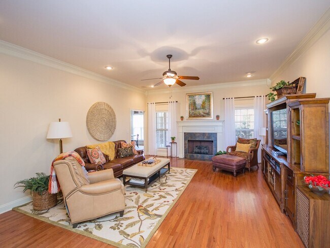 Building Photo - Lake Forest Subdivision. Enjoy all the amenities!