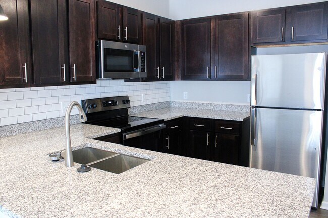 Building Photo - 3261 Redhawk St